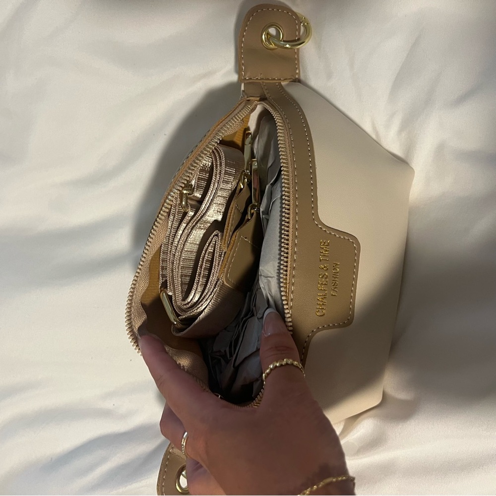 Fannypack - Picture 2 of 2